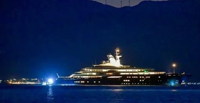 Στο Ναύπλιο ο εμίρης του Κατάρ με το υπερπολυτελές σκάφος των μέτρων 133 (βίντεο)